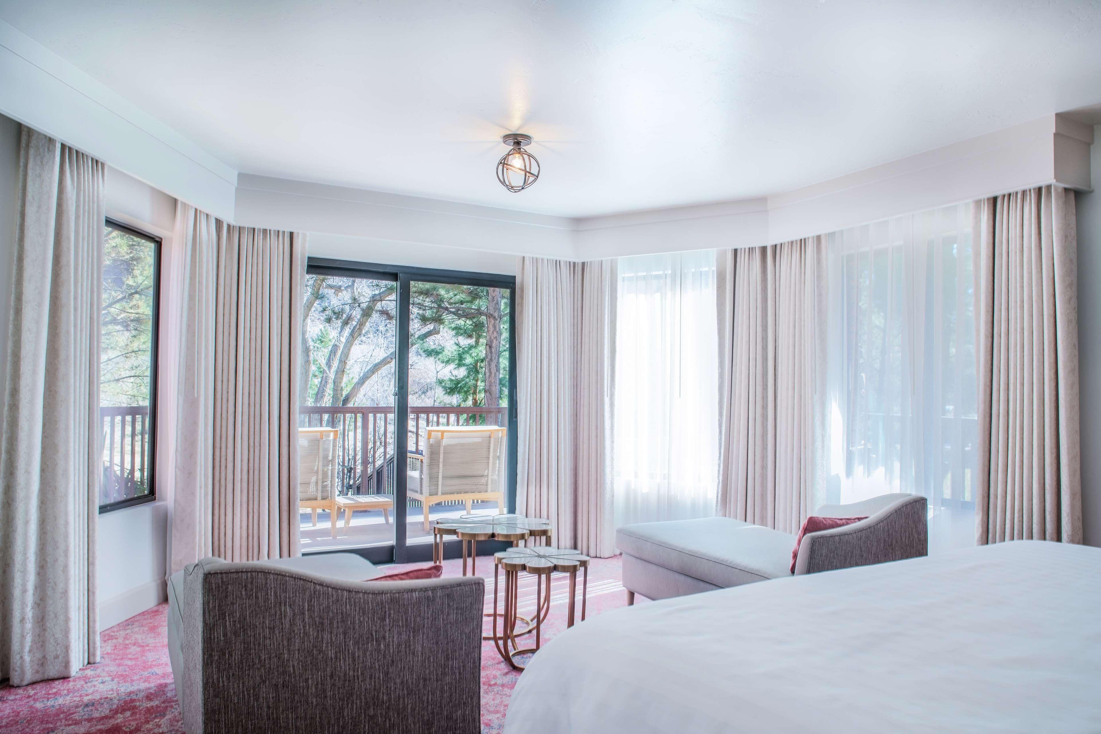 Cliffrose Springdale, Curio Collection By Hilton Hotel Exterior photo